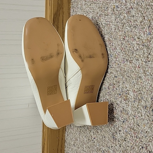 Boohoo White Croc-Textured Heeled Booties. Euro 38, US 7.5 Side Zip - Picture 5 of 6